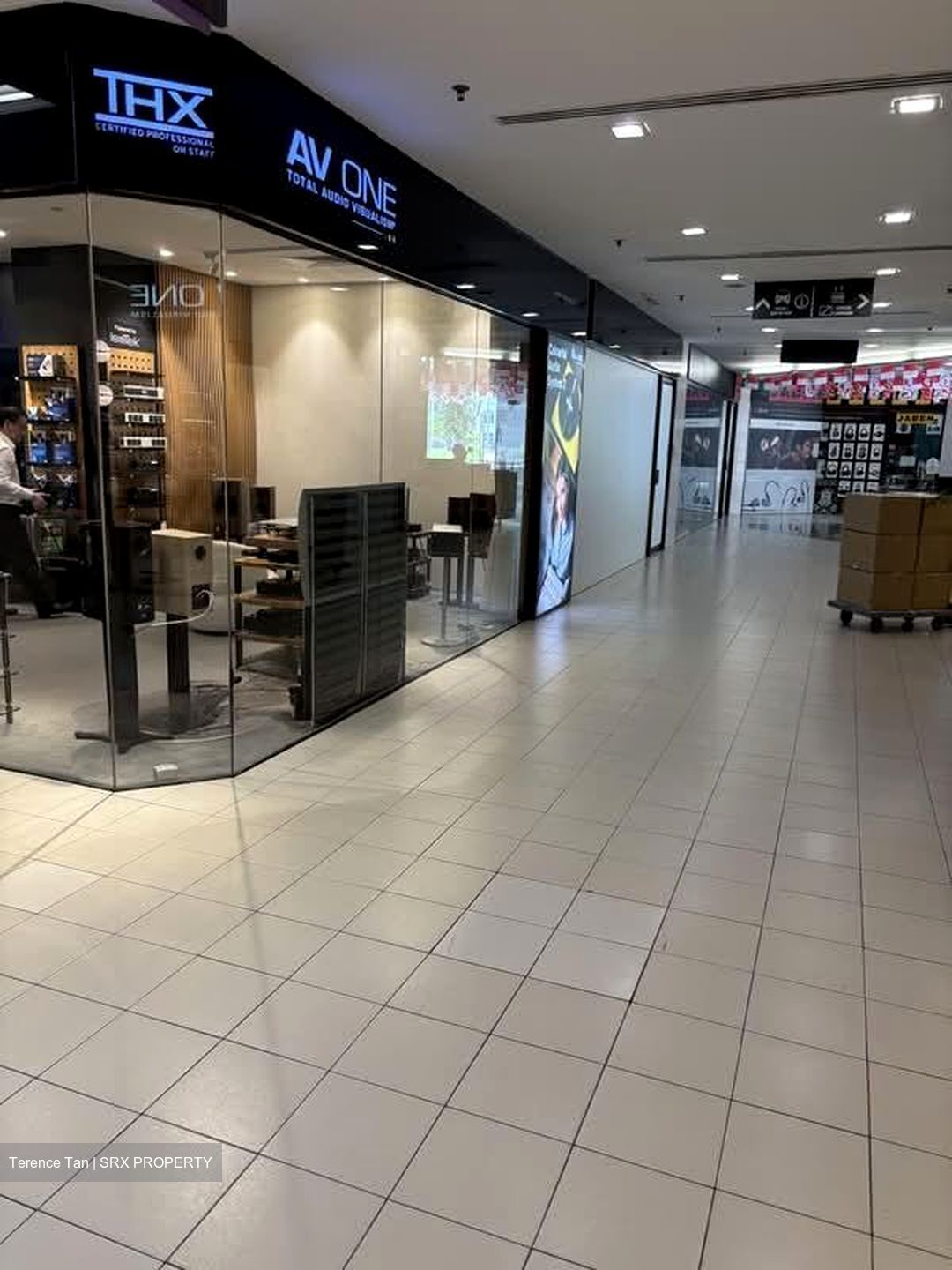 The Adelphi (D6), Retail #596882931